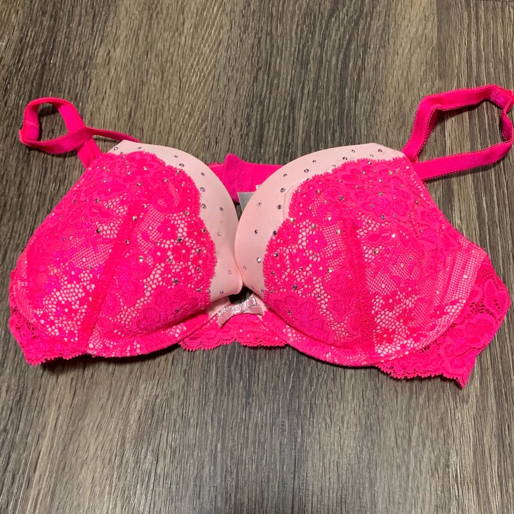 Victoria’s Secret 34B Push-up Bra